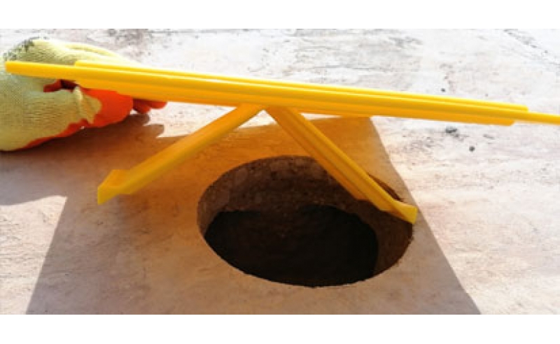 HI-VIS SMALL HOLE COVER - UP TO 200MM3